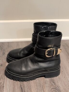 Steve Madden Black Lonny Leather Ankle Booties with Gold Buckle